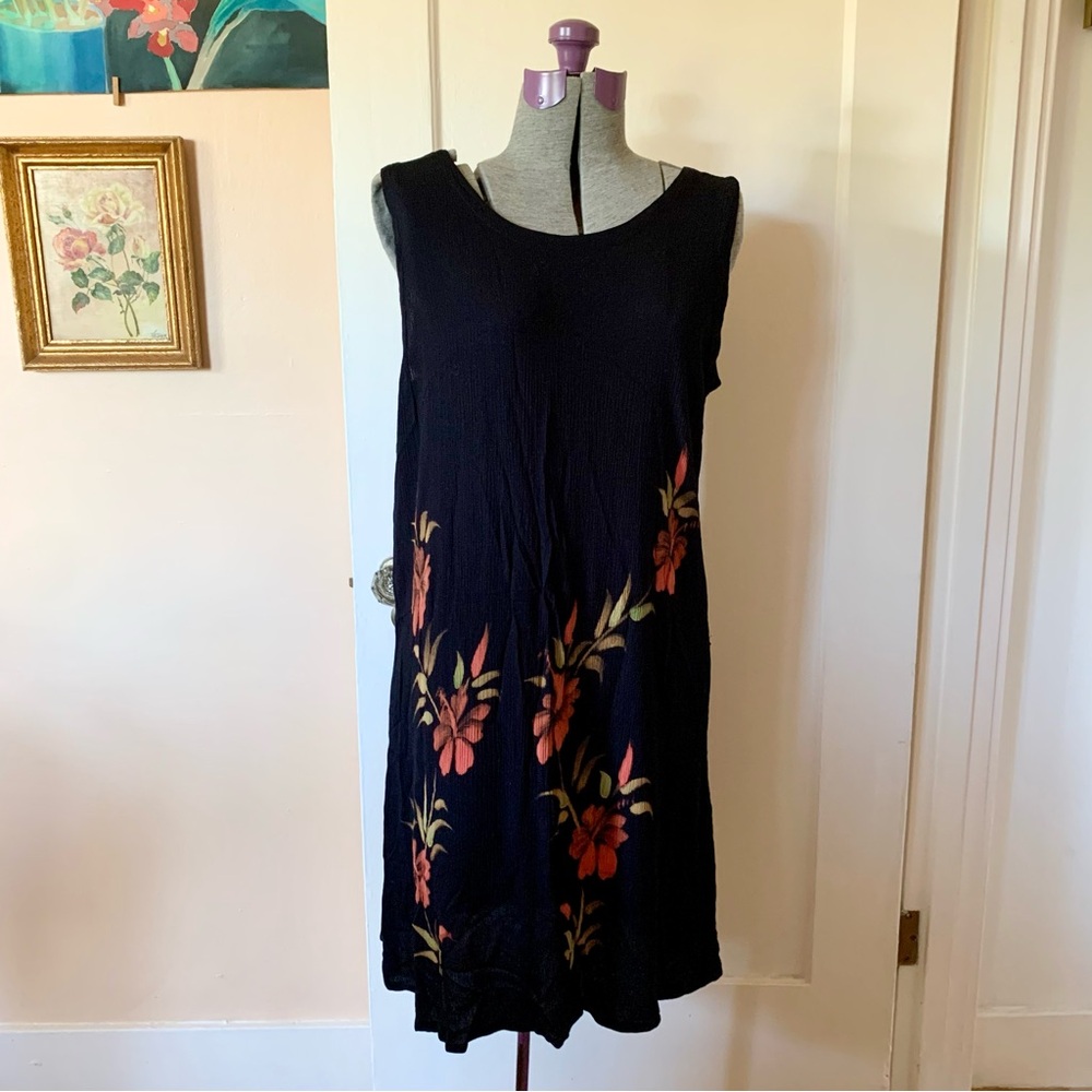 Coconut Moon Sleeveless Floral Crinkle Rayon Shift Dress Black OS‎
